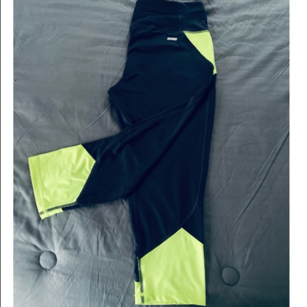 Work out leggings, size medium